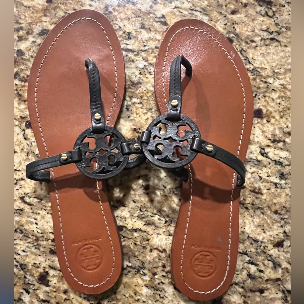 Women’s Tory Burch thong sandal